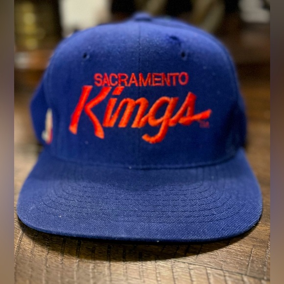 Vintage 90’s NBA Sacramento Kings script SnapBack - Picture 1 of 6